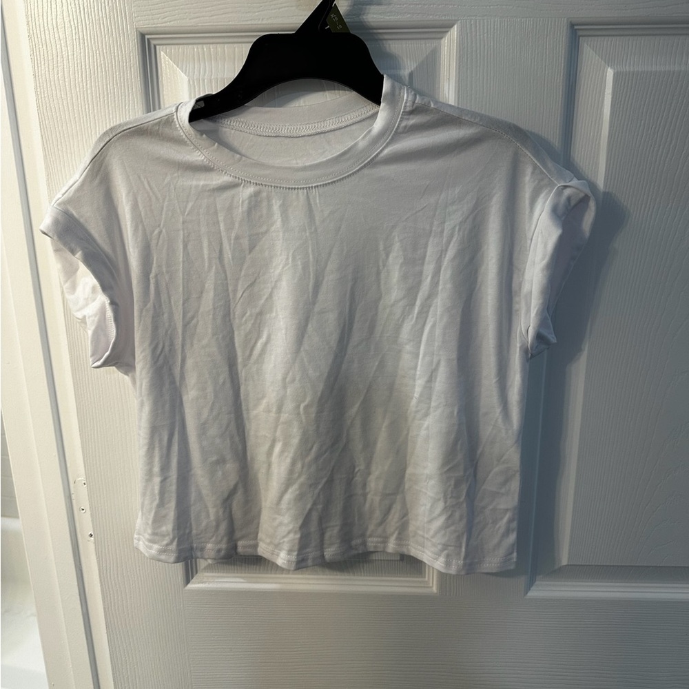 Amazon White Short Sleeve Women's Tee